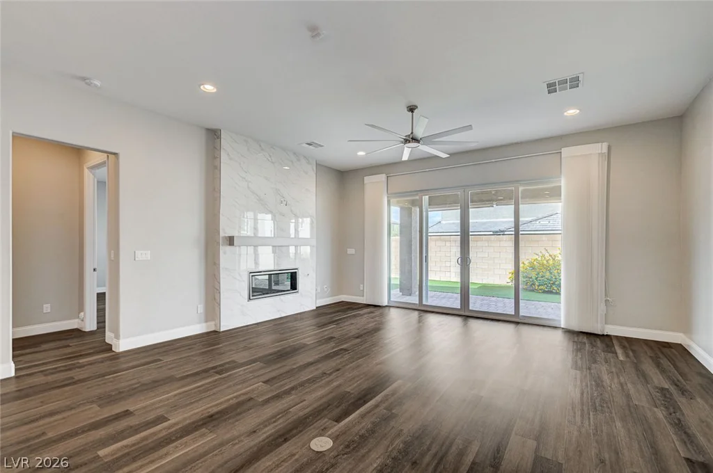 10160 Ocher Valley, Las Vegas, NV 89178