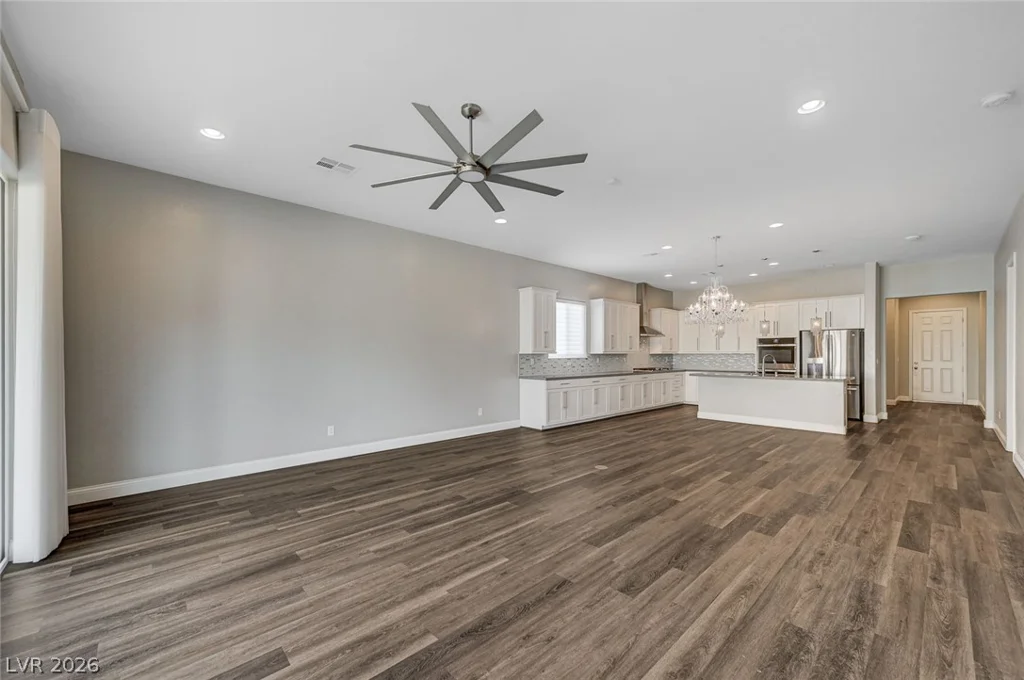 10160 Ocher Valley, Las Vegas, NV 89178