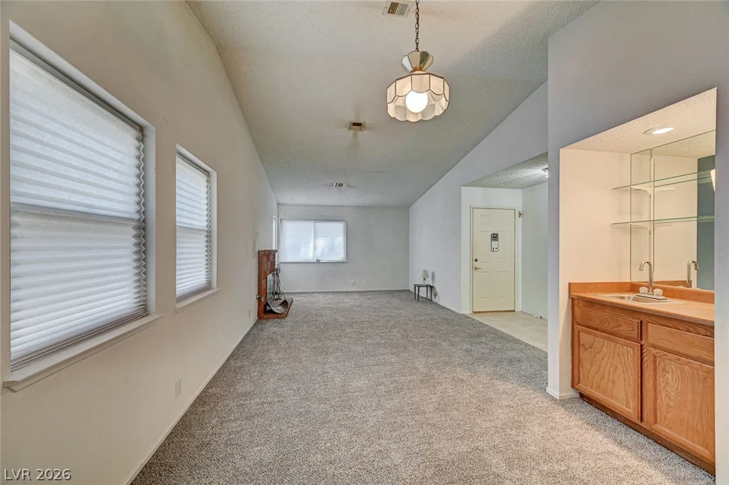 4432 Live Oak, Las Vegas, NV 89121