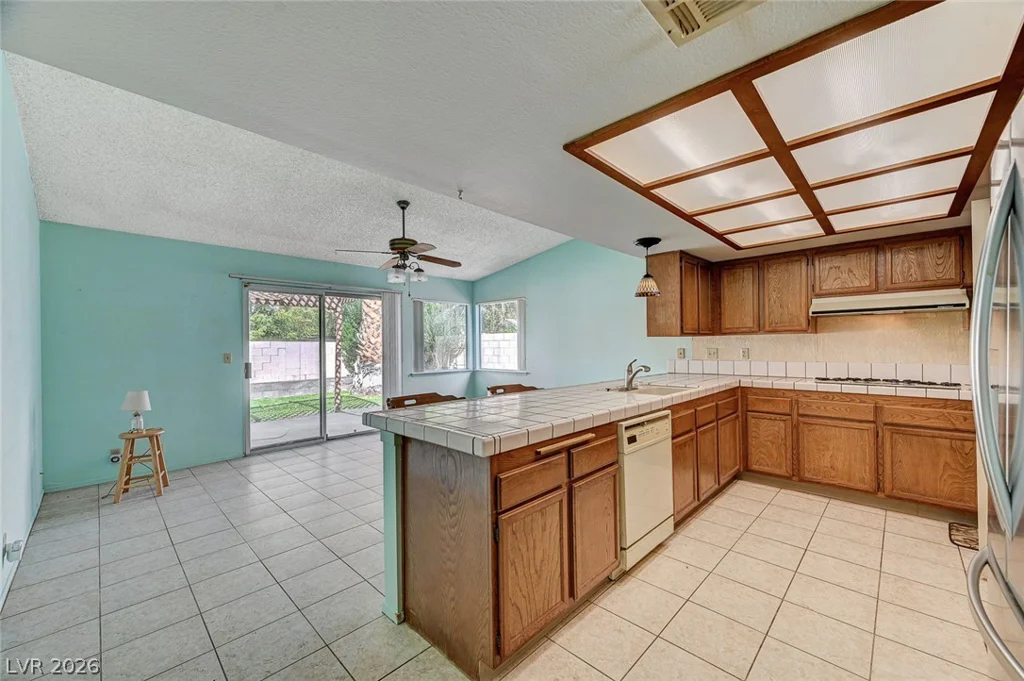 4432 Live Oak, Las Vegas, NV 89121