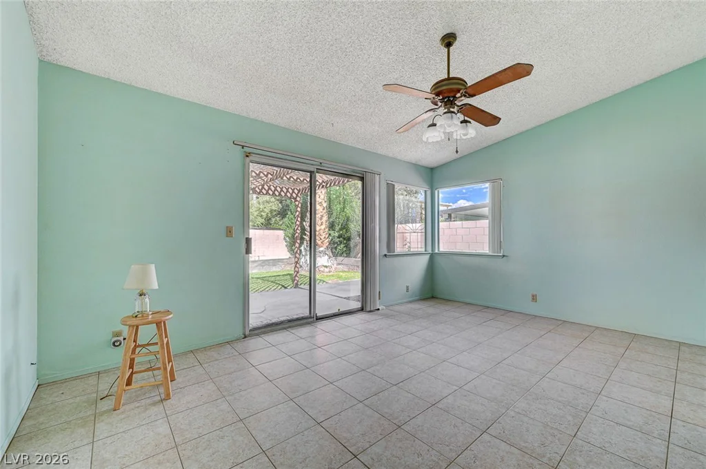 4432 Live Oak, Las Vegas, NV 89121