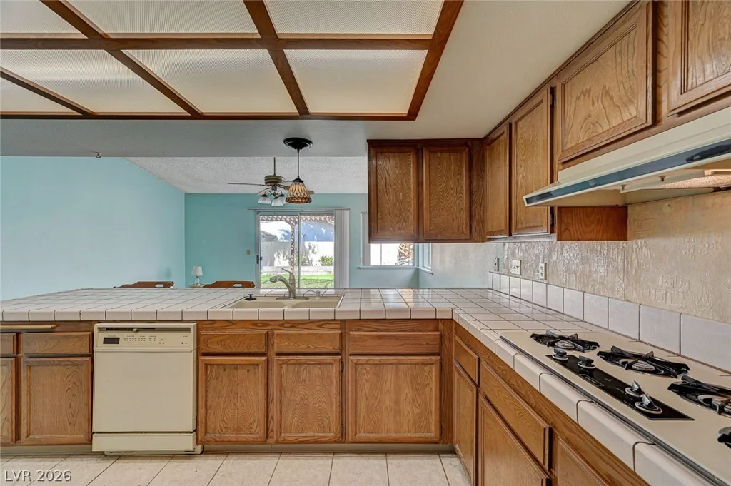 4432 Live Oak, Las Vegas, NV 89121