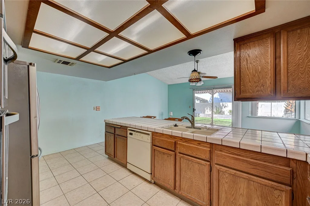 4432 Live Oak, Las Vegas, NV 89121