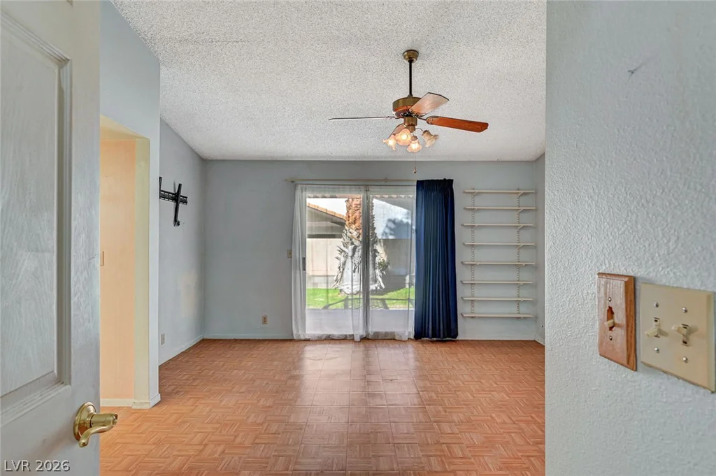 4432 Live Oak, Las Vegas, NV 89121