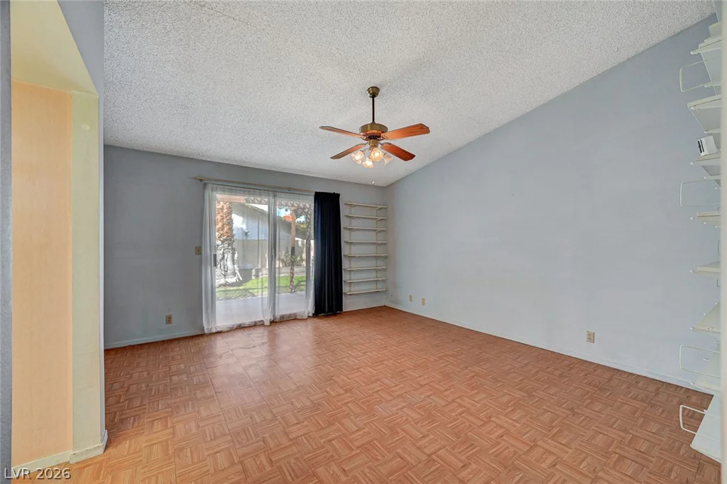 4432 Live Oak, Las Vegas, NV 89121