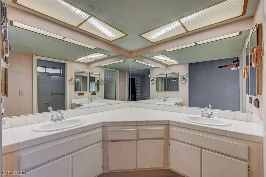 4432 Live Oak, Las Vegas, NV 89121