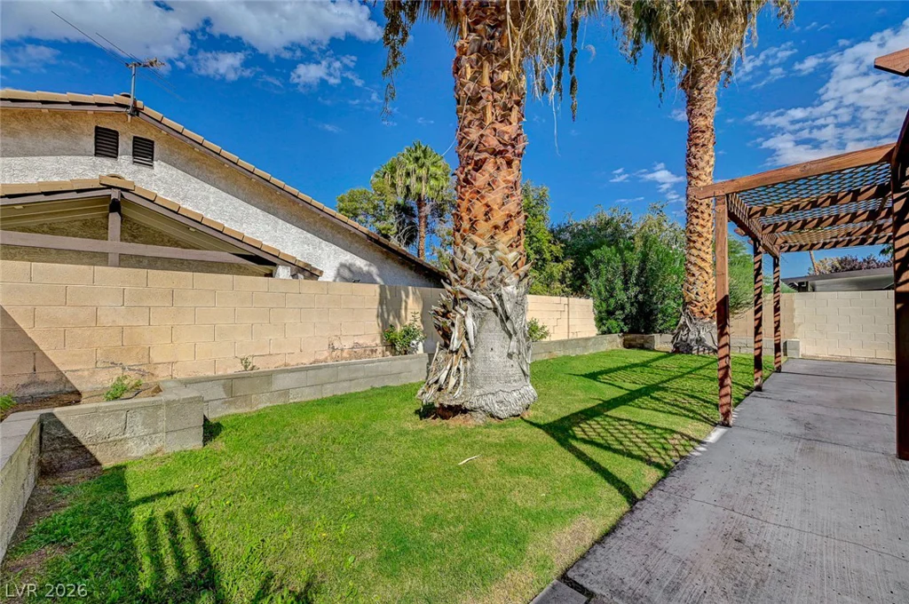 4432 Live Oak, Las Vegas, NV 89121