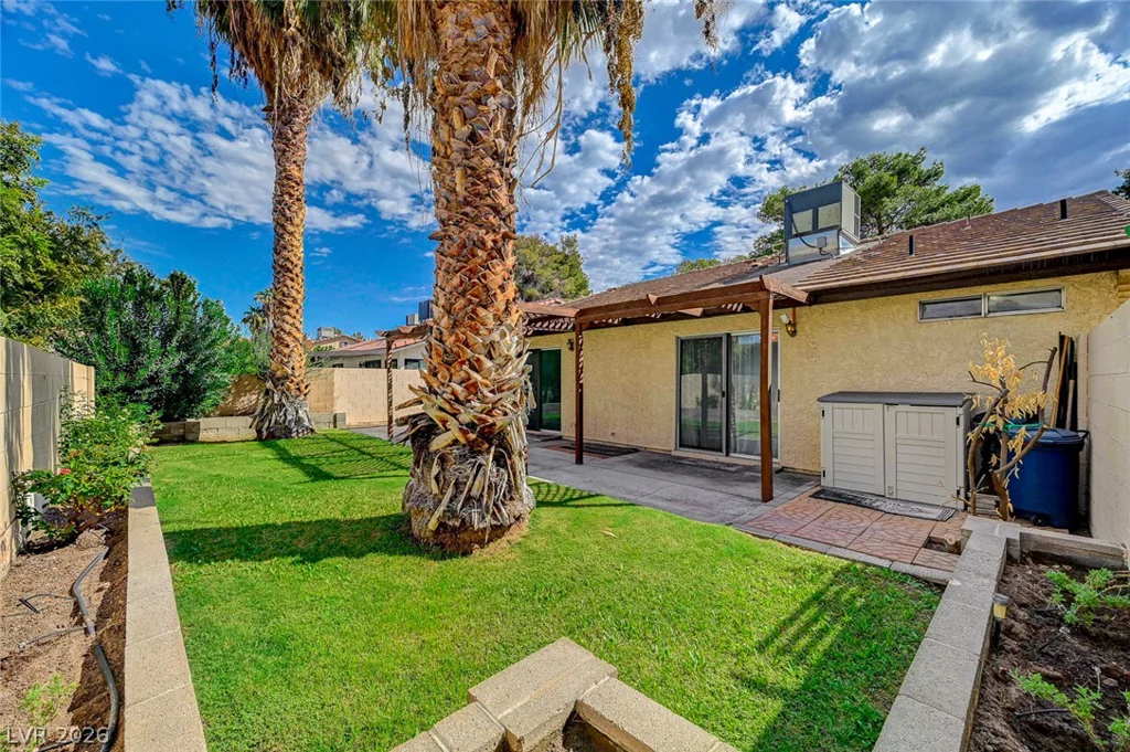 4432 Live Oak, Las Vegas, NV 89121
