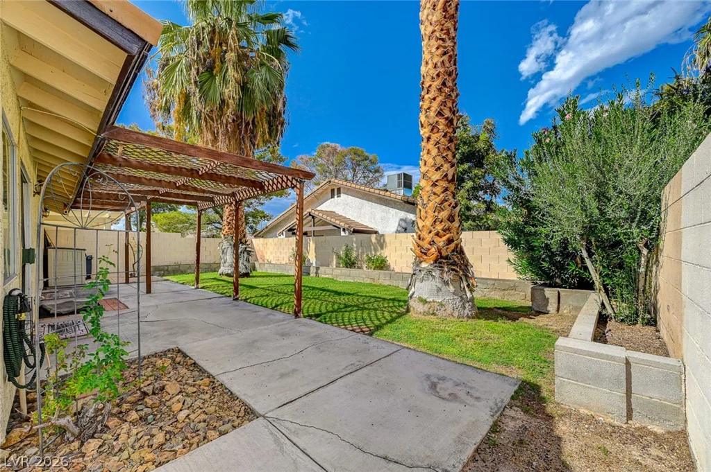 4432 Live Oak, Las Vegas, NV 89121