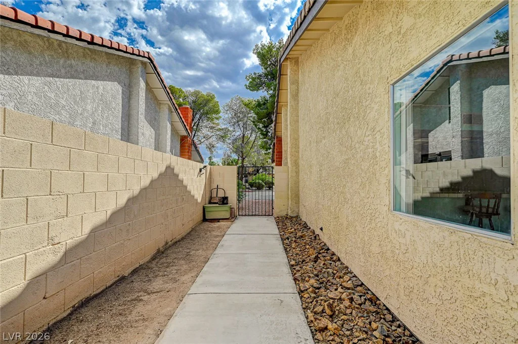 4432 Live Oak, Las Vegas, NV 89121