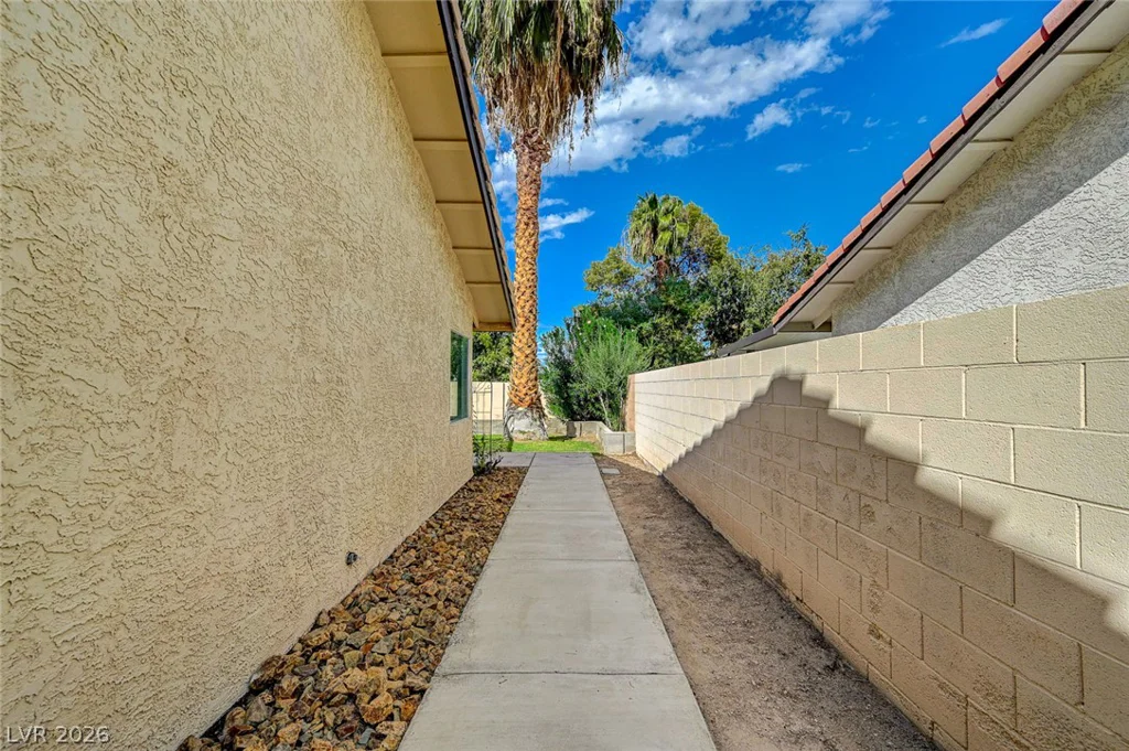 4432 Live Oak, Las Vegas, NV 89121