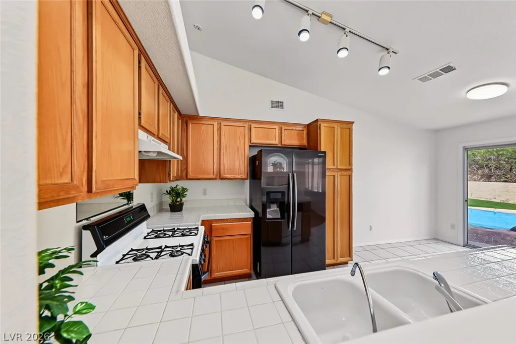 6248 Dundee Port, Las Vegas, NV 89110