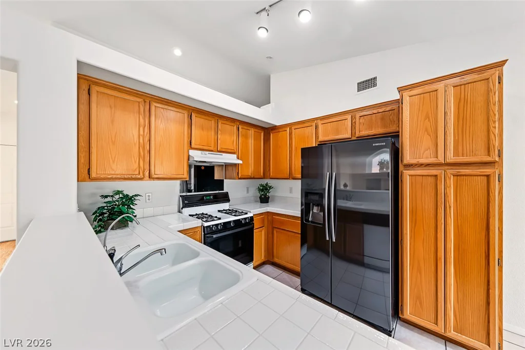 6248 Dundee Port, Las Vegas, NV 89110