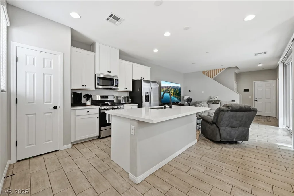 4562 Queens Hill, North Las Vegas, NV 89031