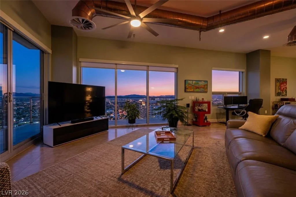 200 Hoover, Las Vegas, NV 89101