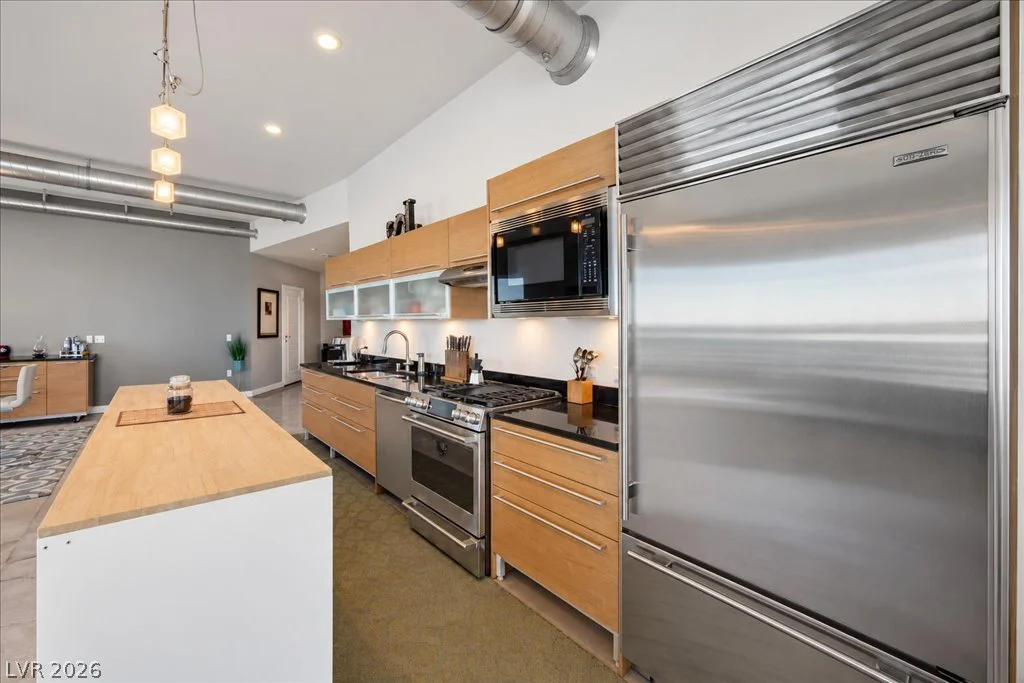 200 Hoover, Las Vegas, NV 89101