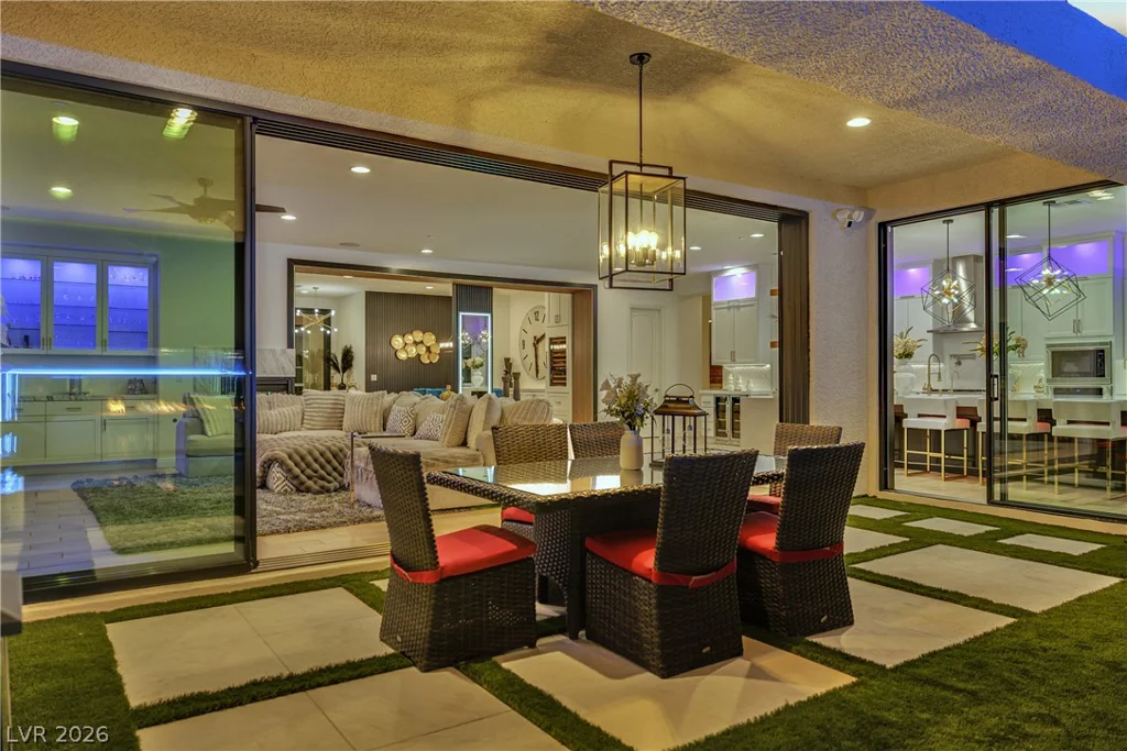 8755 Helena, Las Vegas, NV 89129