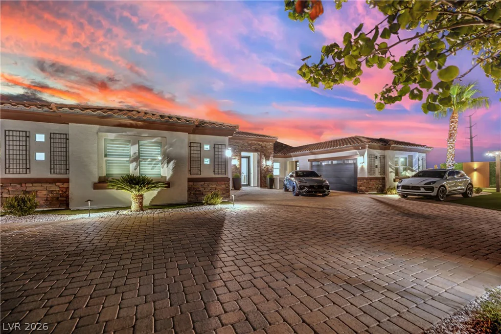 8755 Helena, Las Vegas, NV 89129