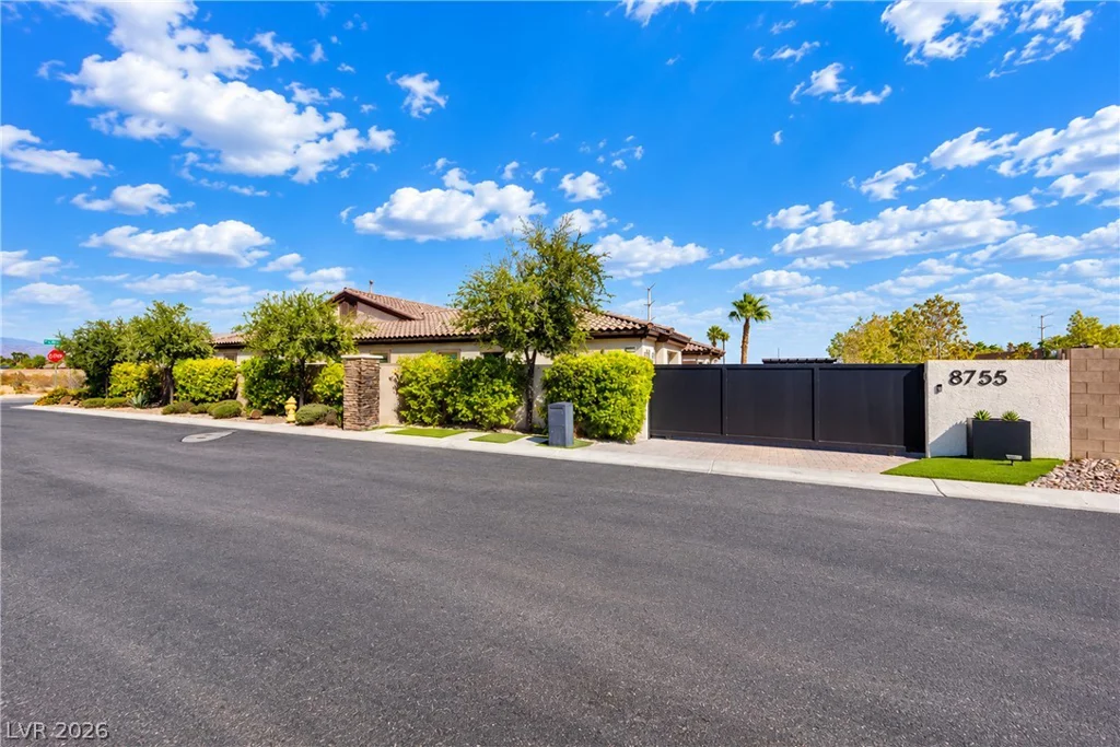 8755 Helena, Las Vegas, NV 89129