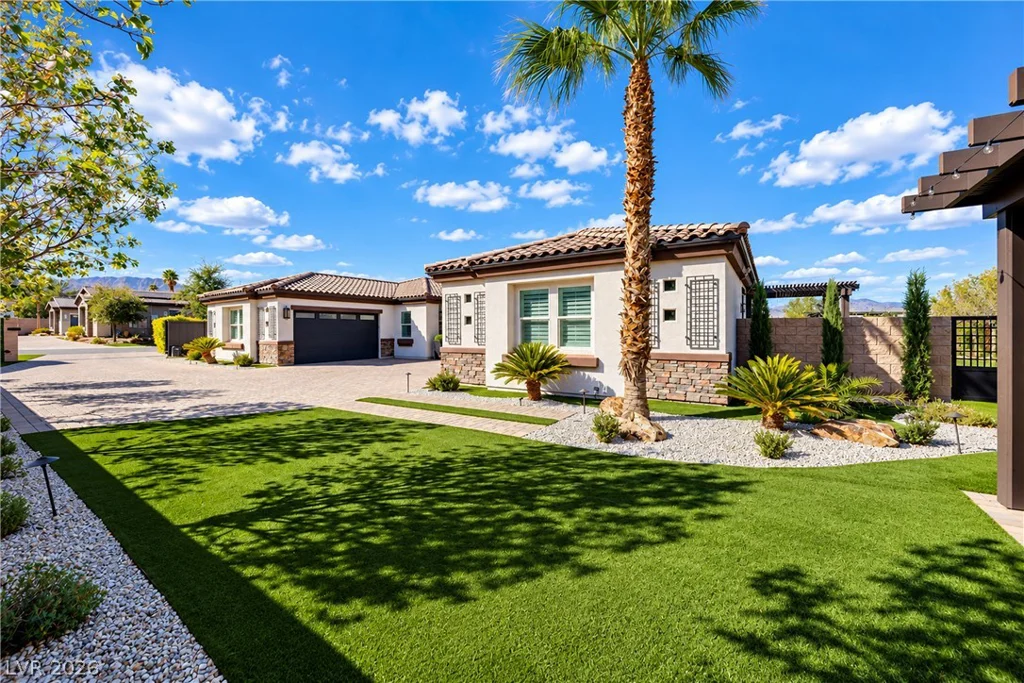 8755 Helena, Las Vegas, NV 89129