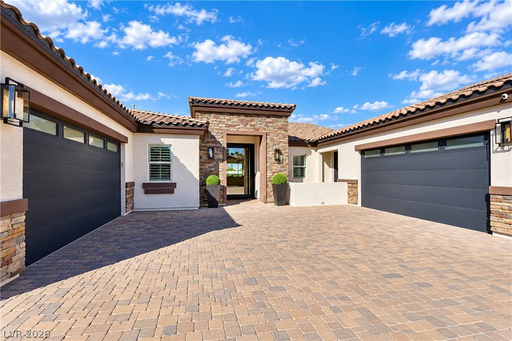 8755 Helena, Las Vegas, NV 89129