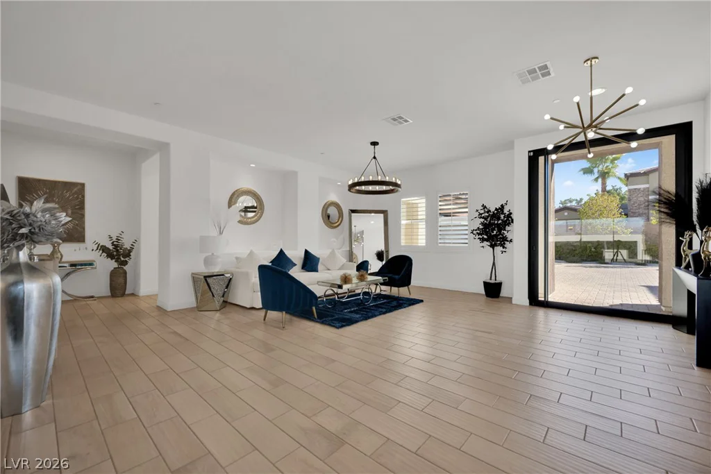 8755 Helena, Las Vegas, NV 89129
