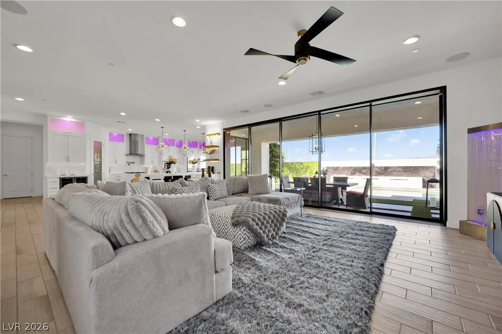 8755 Helena, Las Vegas, NV 89129