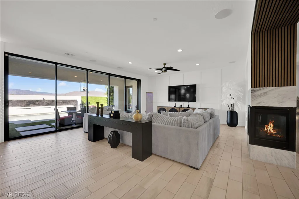 8755 Helena, Las Vegas, NV 89129