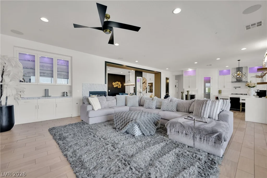 8755 Helena, Las Vegas, NV 89129
