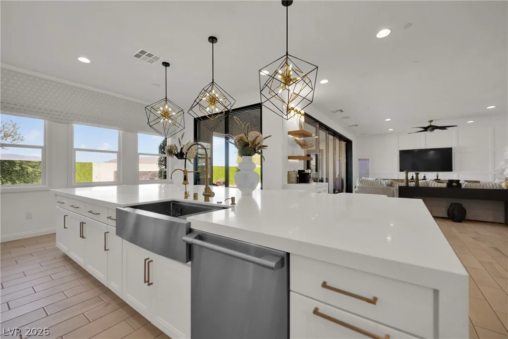 8755 Helena, Las Vegas, NV 89129