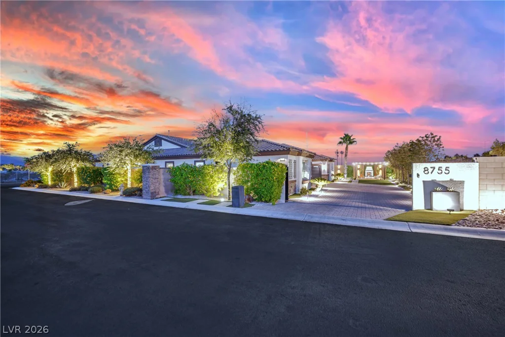 8755 Helena, Las Vegas, NV 89129