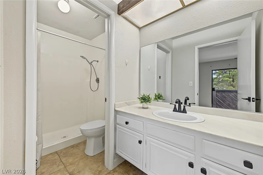 3268 Liahona, Las Vegas, NV 89121