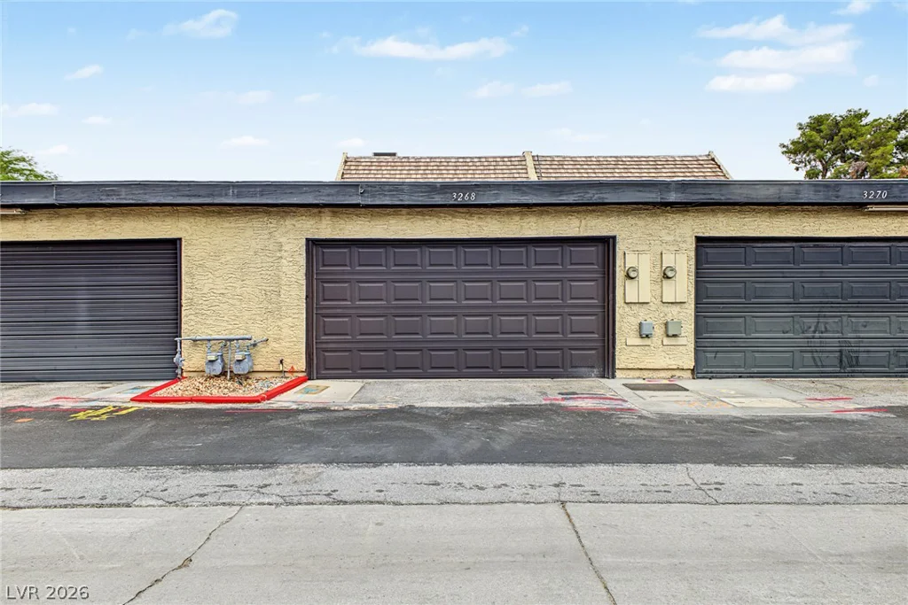 3268 Liahona, Las Vegas, NV 89121