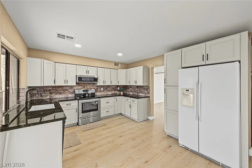 3268 Liahona, Las Vegas, NV 89121