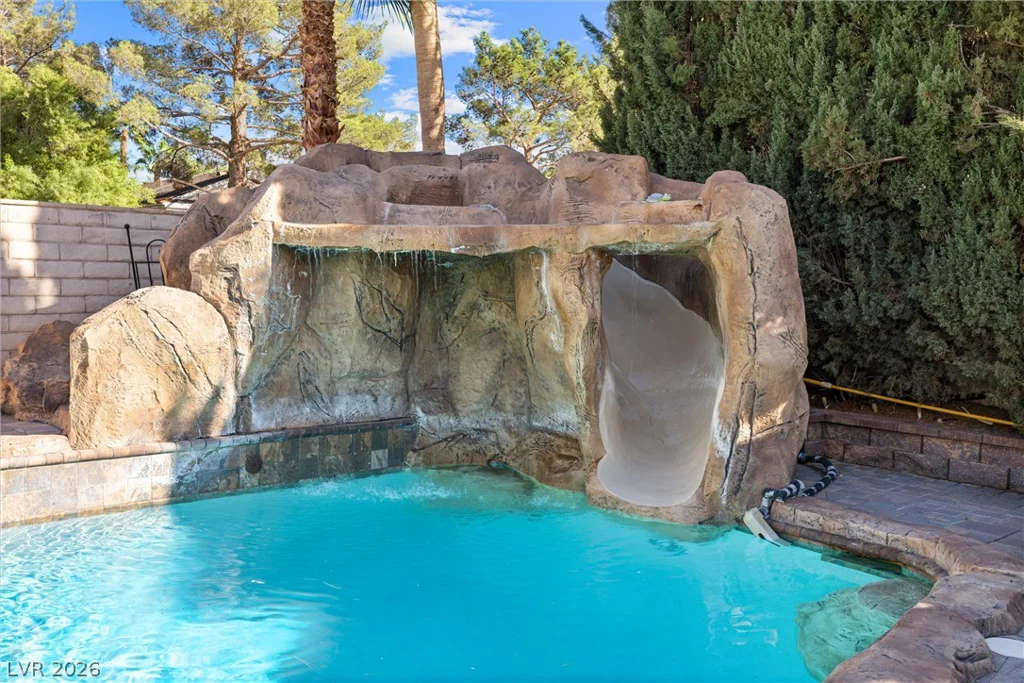 1930 Ski Slope, Las Vegas, NV 89117