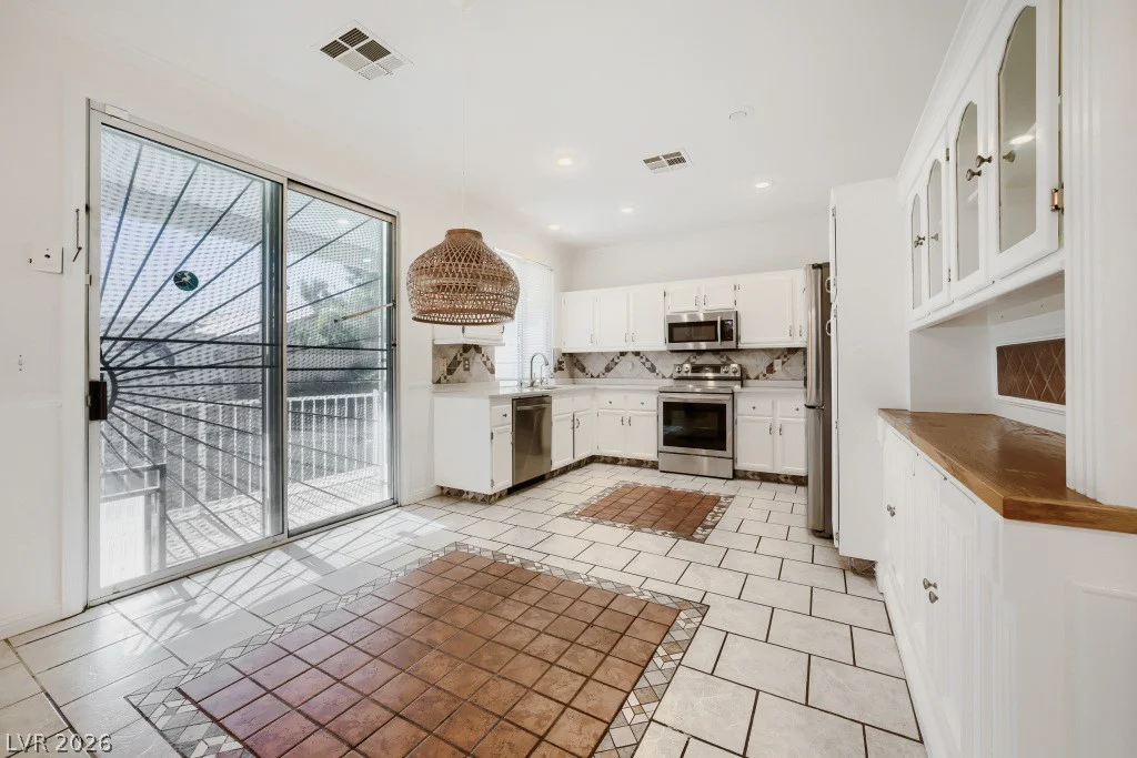 10011 Peach Flower, Las Vegas, NV 89147