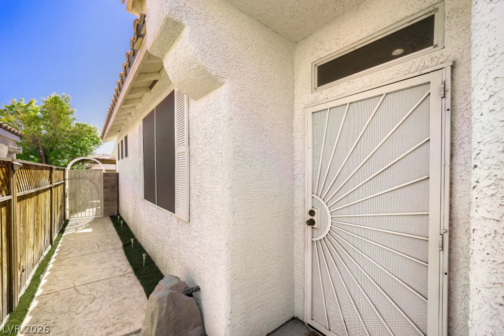10011 Peach Flower, Las Vegas, NV 89147
