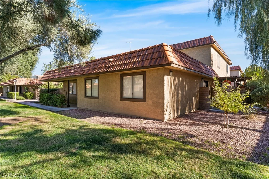 735 Apple Tree, Henderson, NV 89014