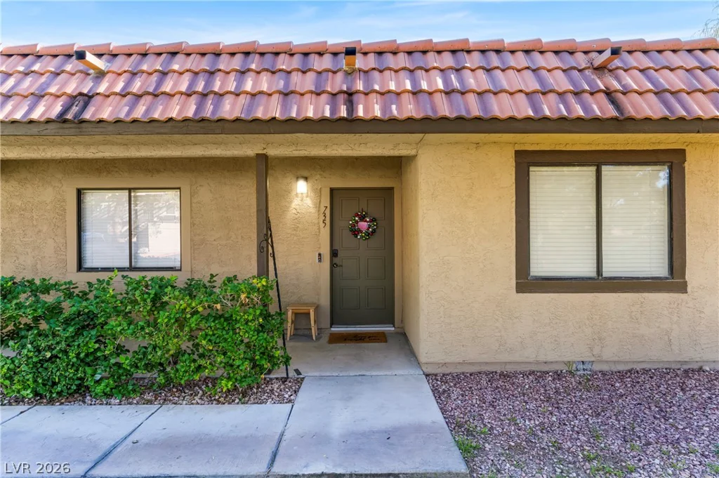 735 Apple Tree, Henderson, NV 89014