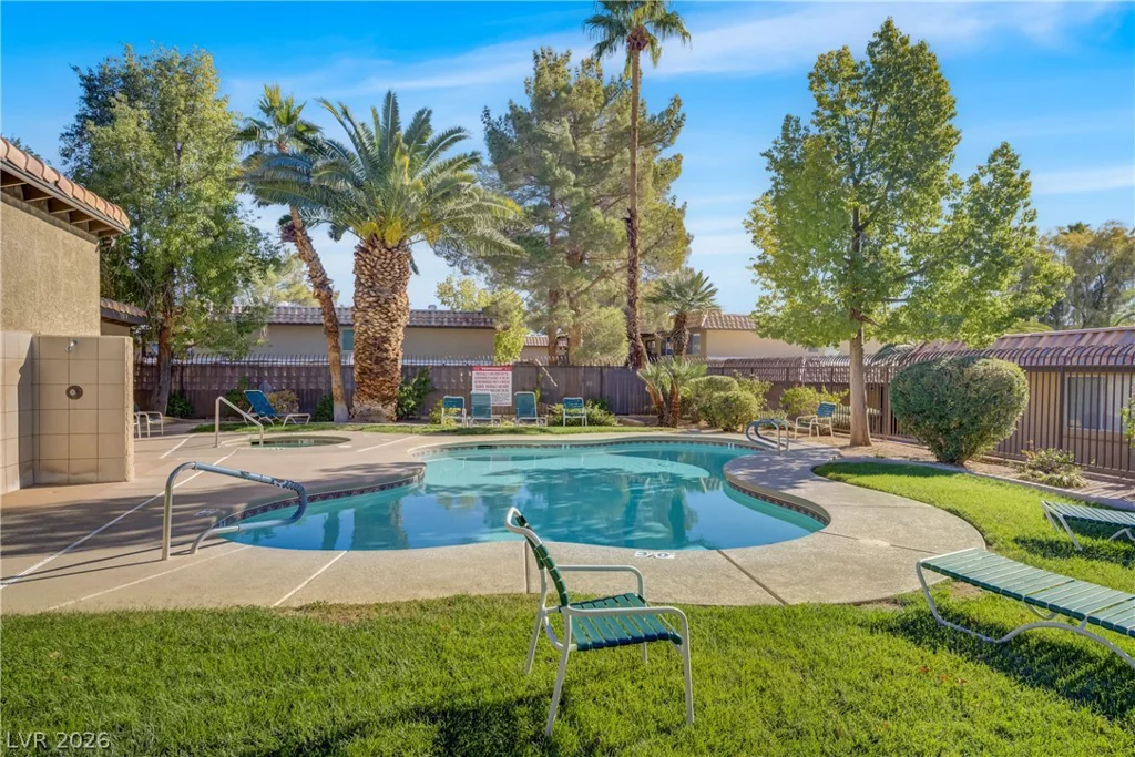 735 Apple Tree, Henderson, NV 89014