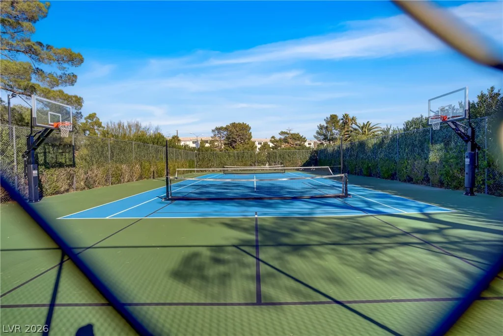 735 Apple Tree, Henderson, NV 89014