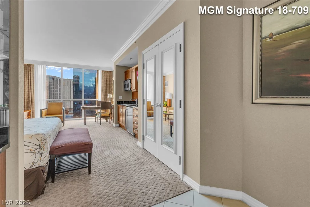 135 Harmon, Las Vegas, NV 89109