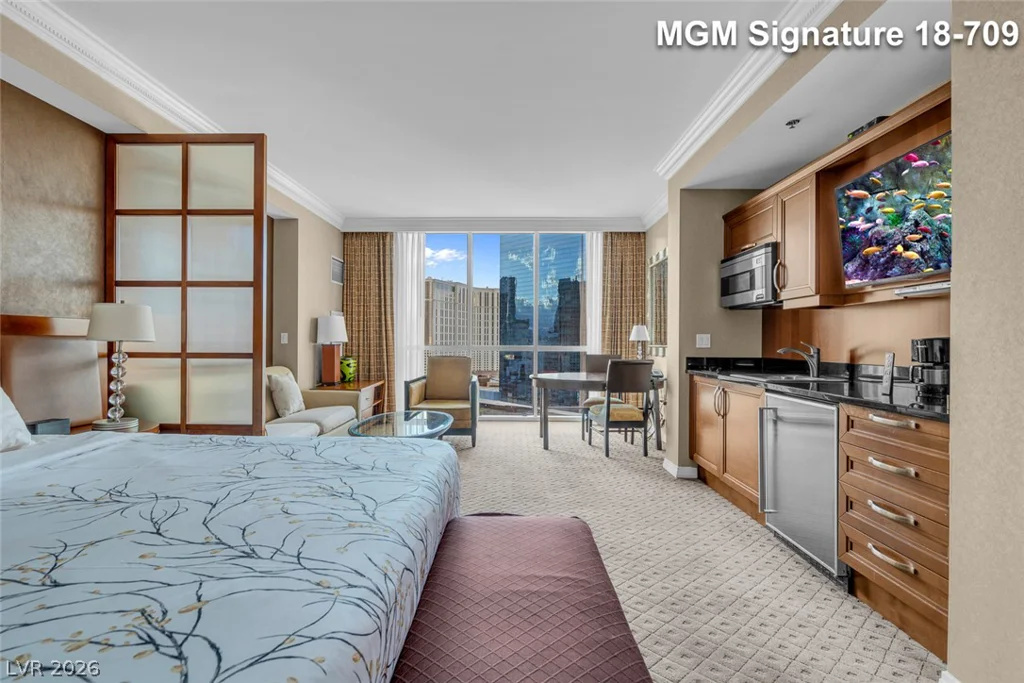 135 Harmon, Las Vegas, NV 89109
