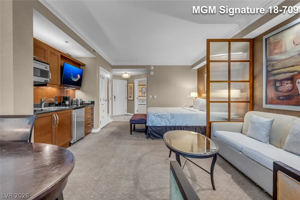 135 Harmon, Las Vegas, NV 89109