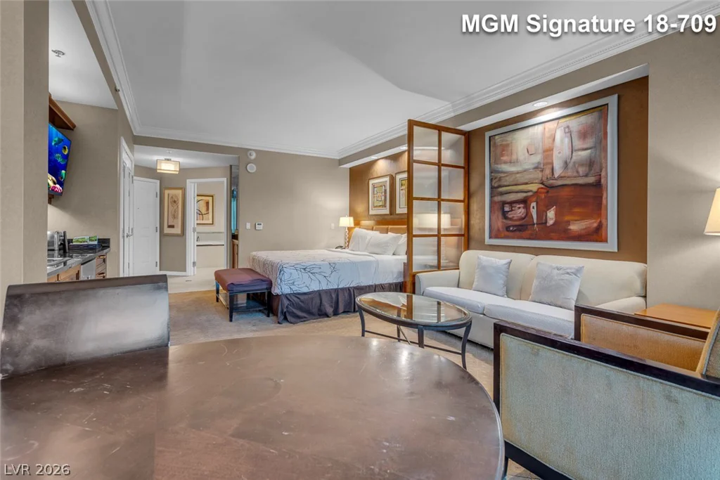 135 Harmon, Las Vegas, NV 89109