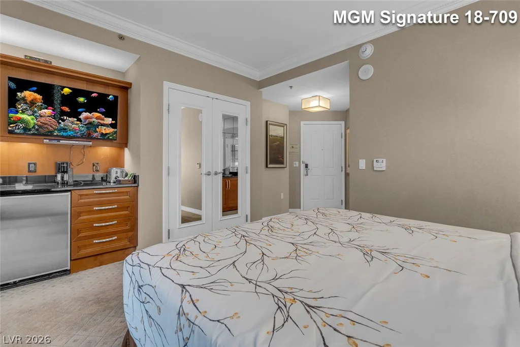 135 Harmon, Las Vegas, NV 89109