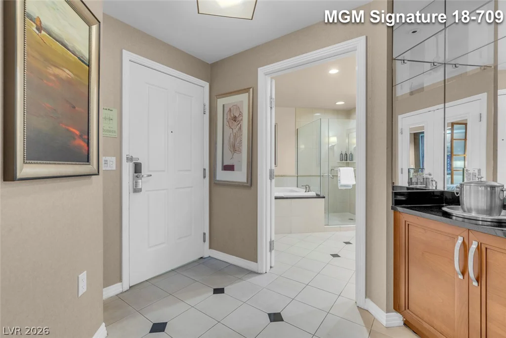135 Harmon, Las Vegas, NV 89109