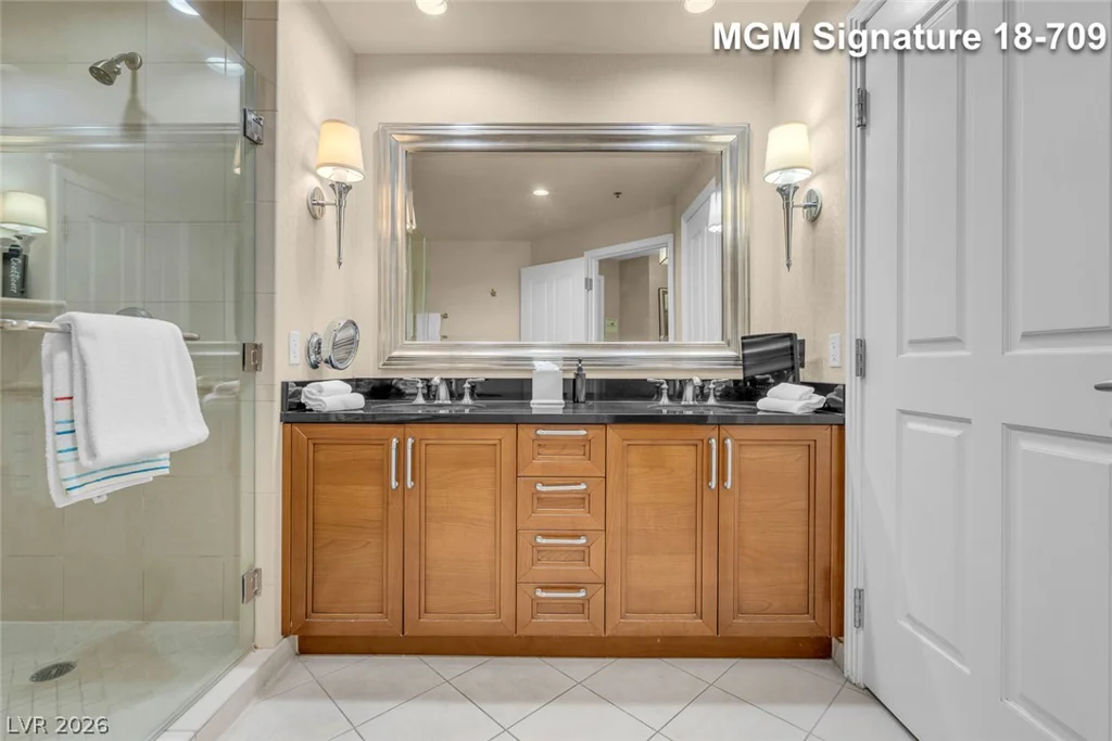 135 Harmon, Las Vegas, NV 89109