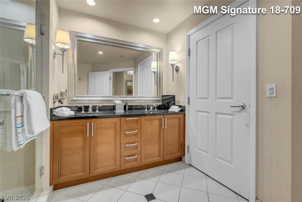 135 Harmon, Las Vegas, NV 89109
