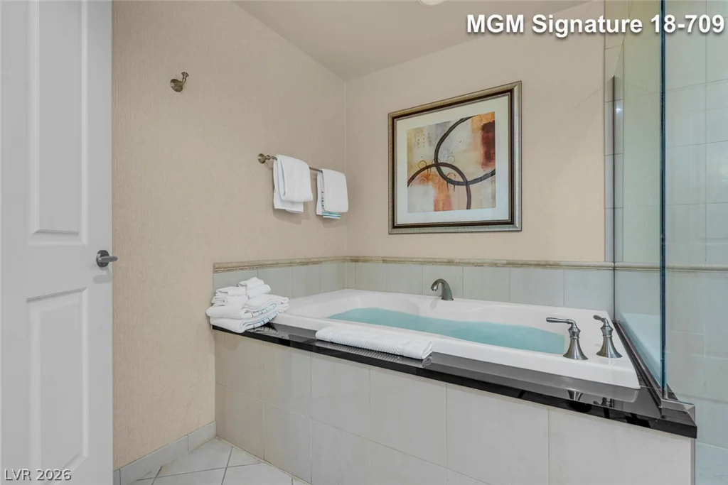 135 Harmon, Las Vegas, NV 89109